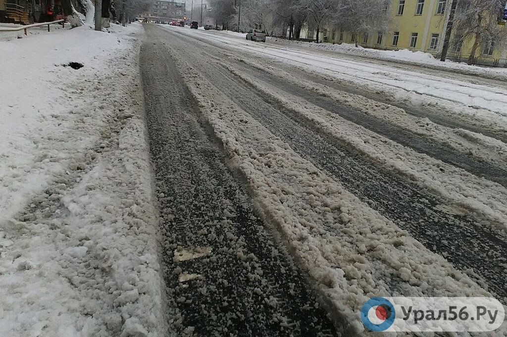    За аварию на трассе из-за снежной колеи житель Оренбурга отсудил более 400 000 рублей