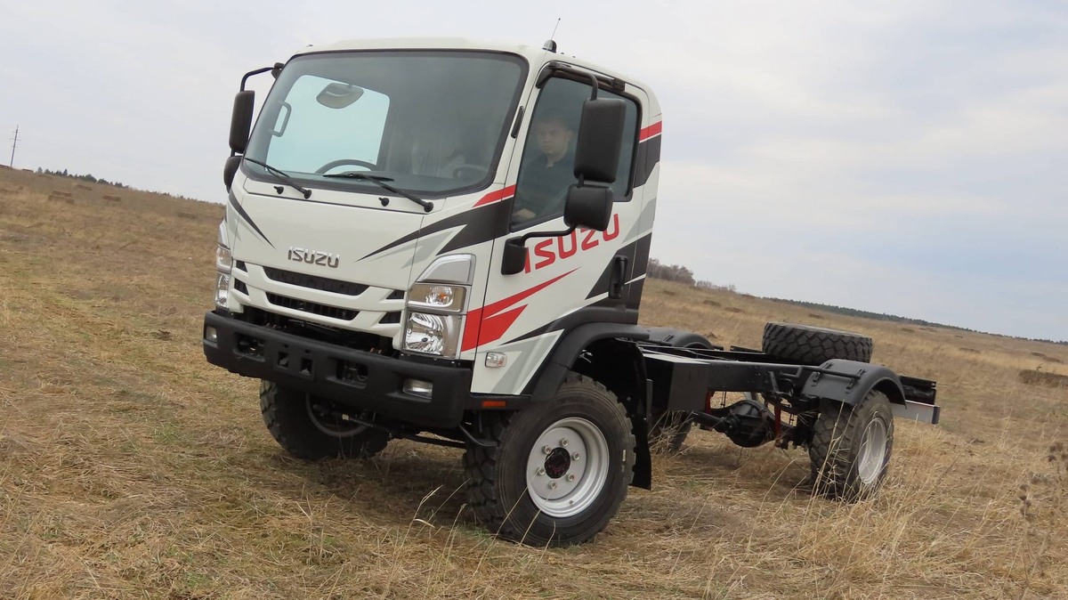 Isuzu Elf 4х4 полная масса: 7,5 т начало продаж: 2024 г. цена: 9 300 000 р.