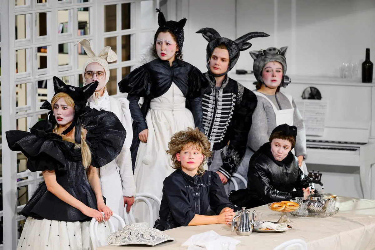 Васса Железнова в кругу семьи. @Пресс-служба Театра наци