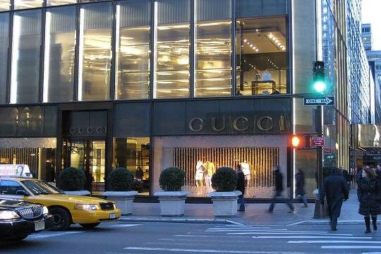    Акции владельца Gucci подскочили на 11% из-за новости о смене руководства
