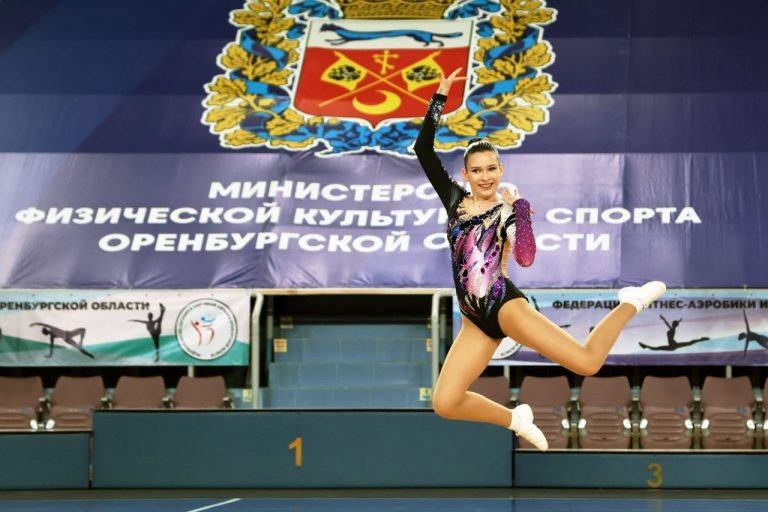    В Оренбурге прошёл областной турнир по спортивной аэробике «Кубок Евразии» Антон Пичурин