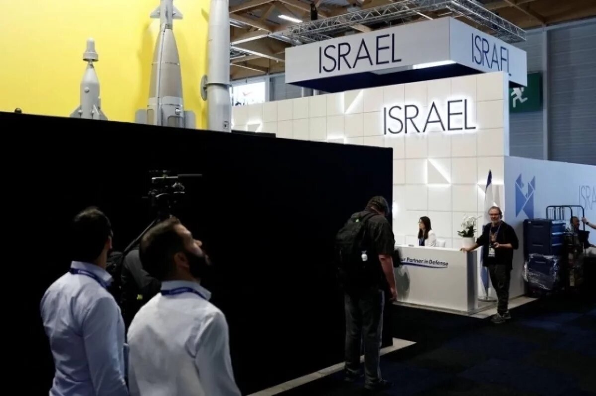    Франция закрыла ширмами стенды с оружием Израиля на авиасалоне в Париже