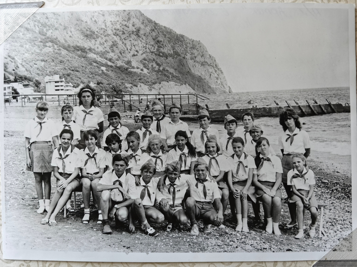 Фото нашего отряда. Лагерь "Прибрежный", дружина "Речная", лето 1988 г.