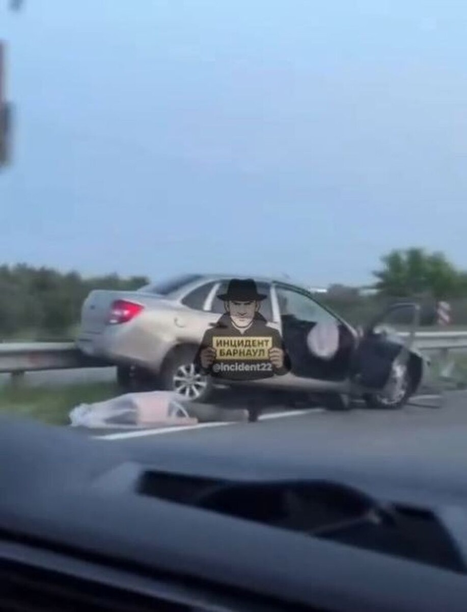    ДТП на трассе под Барнаулом. Источник: "Инцидент Барнаул"