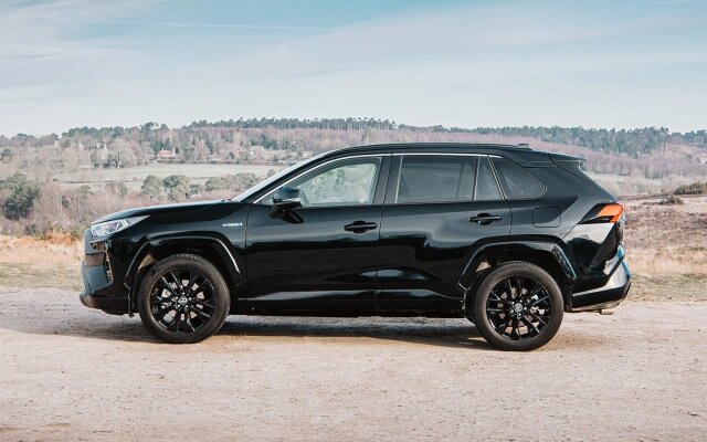 Toyota RAV4 гибрид (Фото: Toyota)