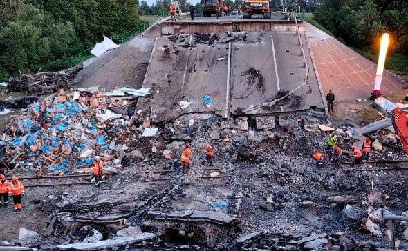 Рухнувший мост в Брянской области. Фото из Telegram-канала Daily Storm