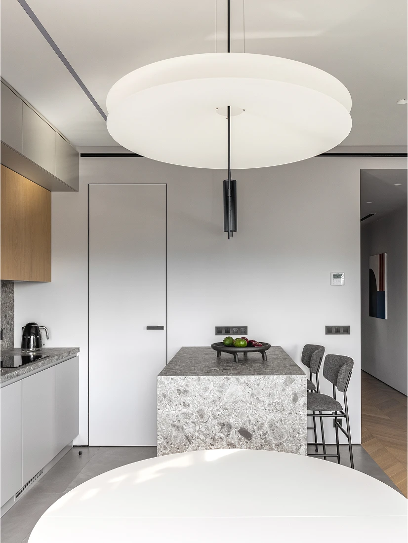 Скрытая двеь UNION в проекте Михаила Новиского, студия MNdesign