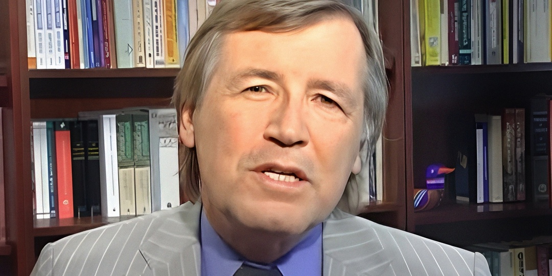 «Я рекомендую своим пациентам чаще снимать свои ботинки». Кардиолог С. Синатра о важном открытии, которое улучшает здоровье