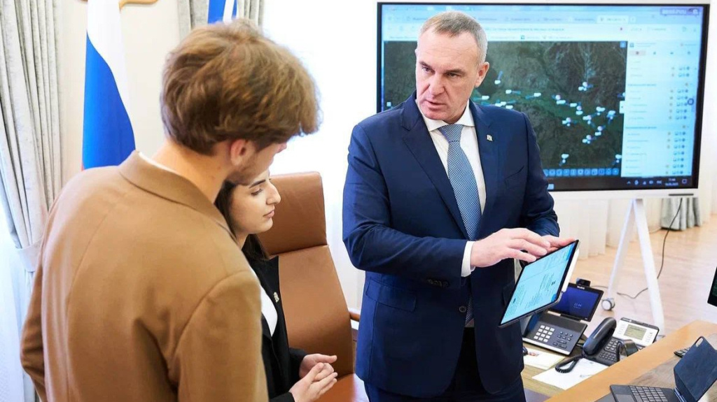    Победители проекта «Лидеры изменений Югры. Дети» начали стажировку в окружном правительстве