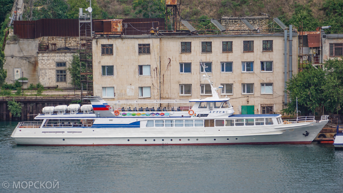 Катер "Артек", снят в Севастополе 6 июля 2021 г.