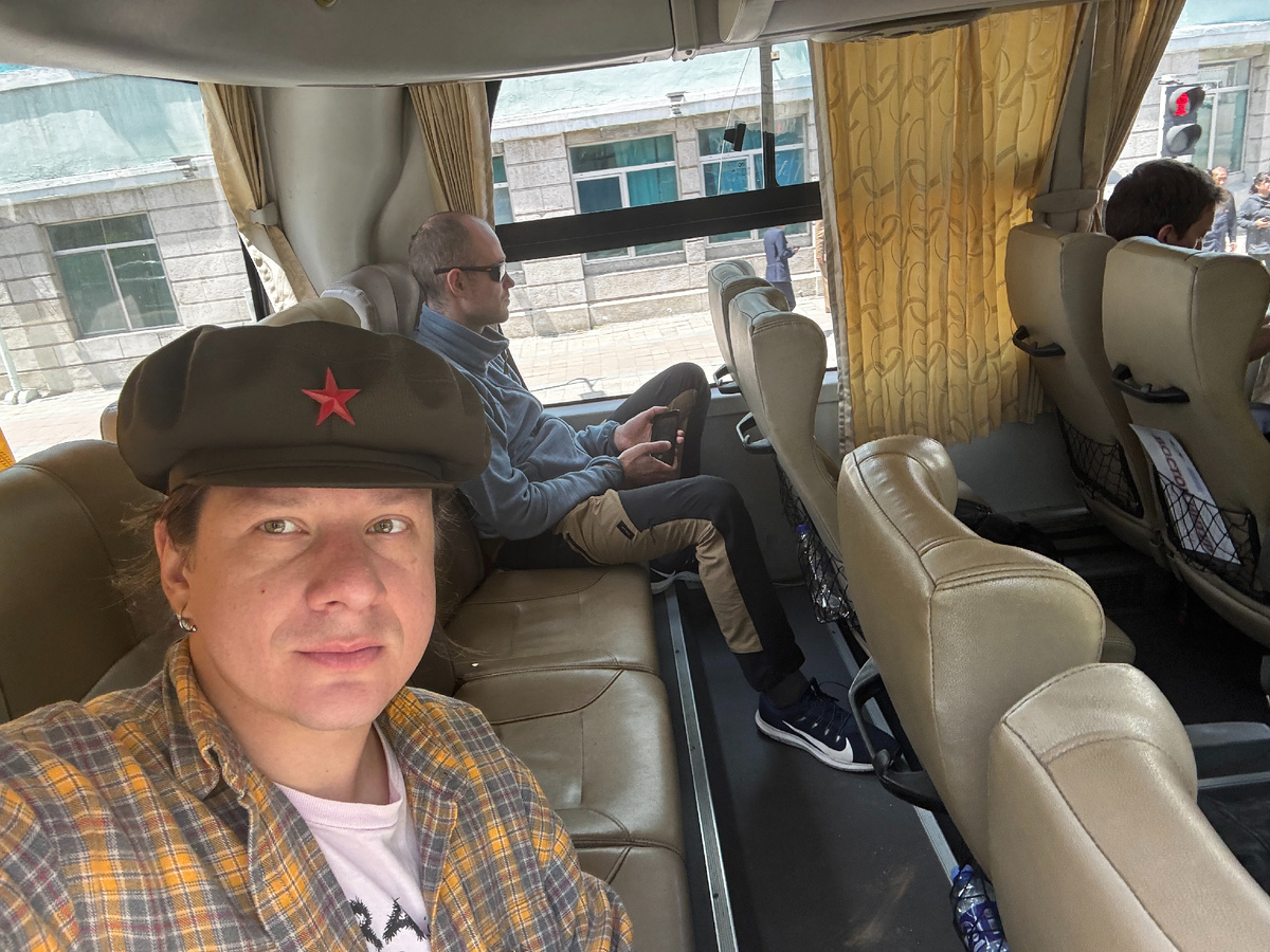 Наши места на "задней парте". фото - Дмитрий Абдугафаров