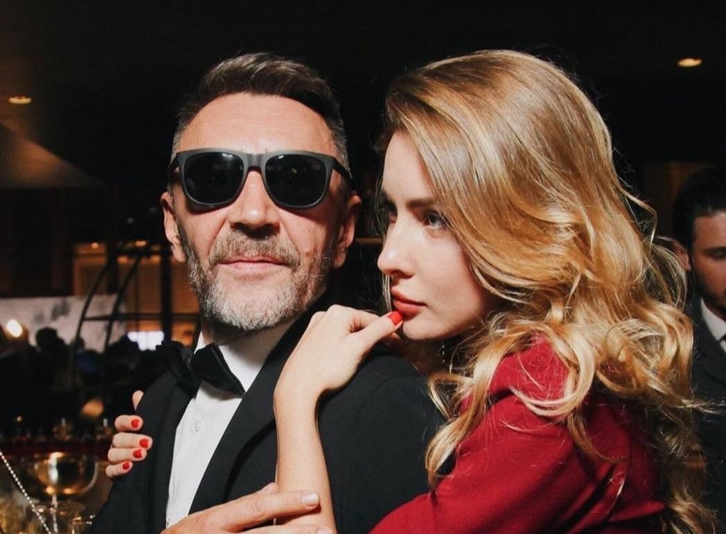 Сергей Шнуров и Ольга Абрамова. Социальные сети