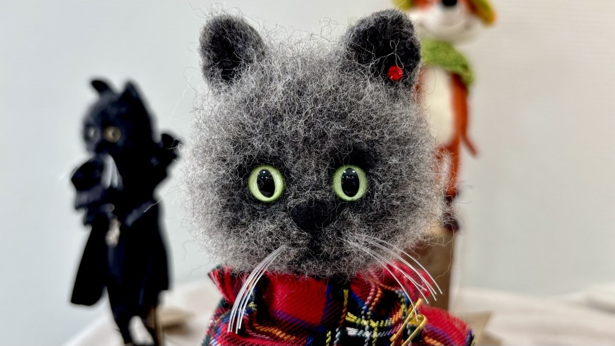 Выставка АЙДОЛЛ текстиль в Центре книги и графики