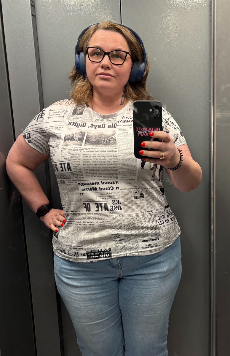 Автор в лифте