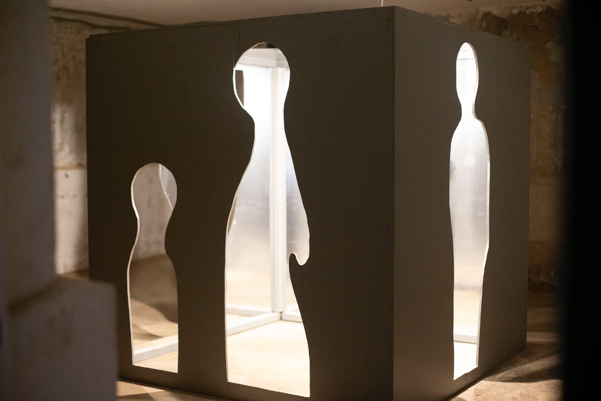 Выставка «350 и 5», галерея «Бомба»