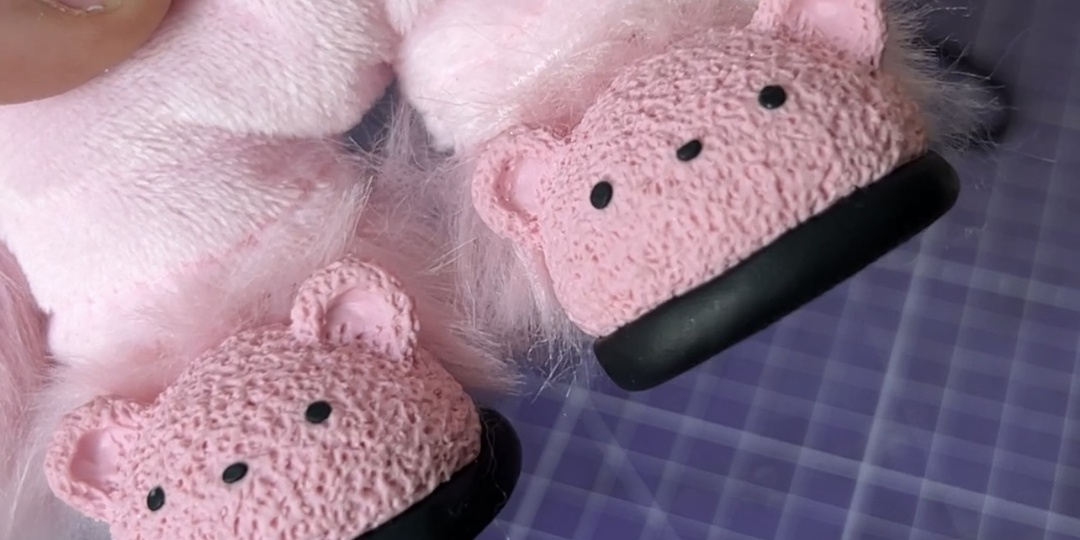 Мастер-класс: тапочки с ушками из полимерной глины (и немного любви)