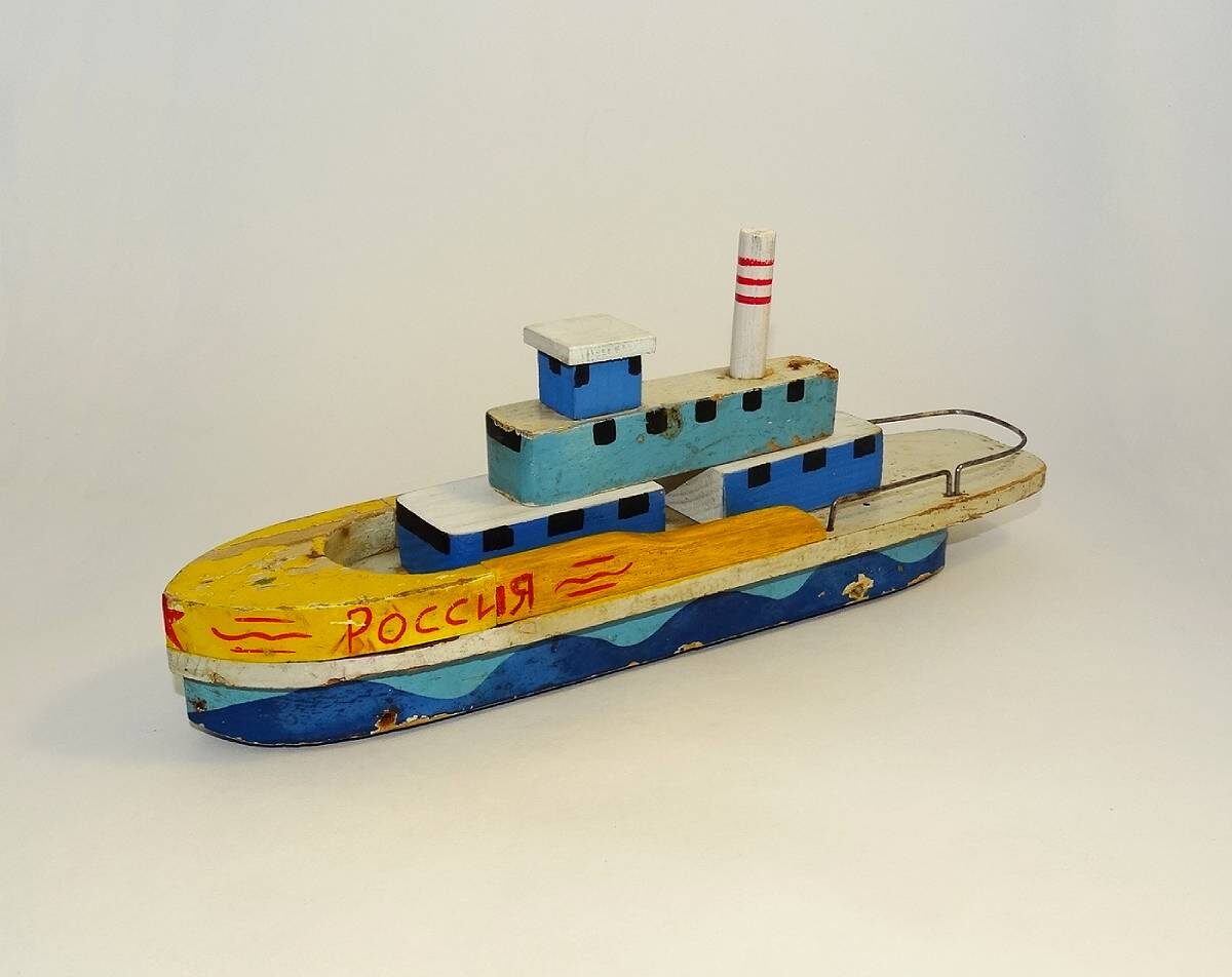 Пароход "Россия". Фото автора.