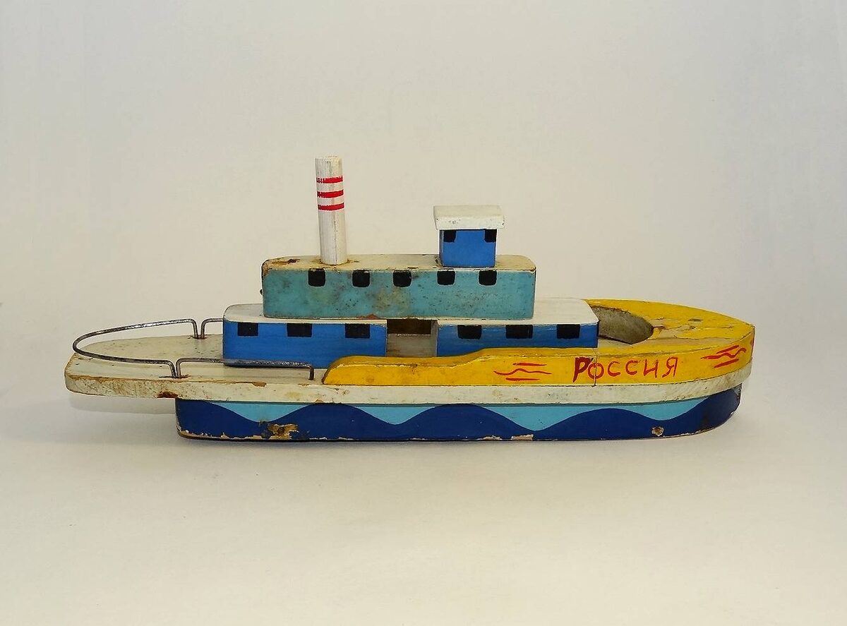 Пароход "Россия". Фото автора.