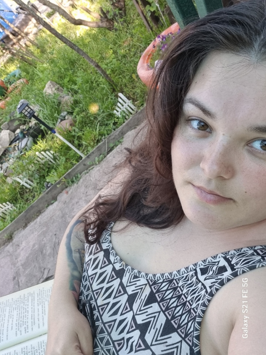 Хочу читать на даче, а не вот это вот всё...