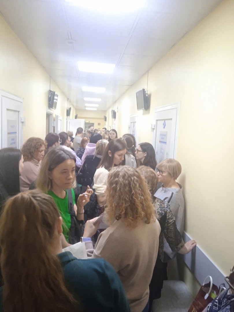 Фото из открытых источников, но примерно так всё выглядело, когда проходил медосмотр в поликлинике.