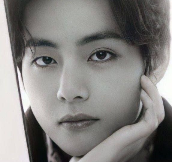 «Что делает Ким Тэхёна таким привлекательным?»