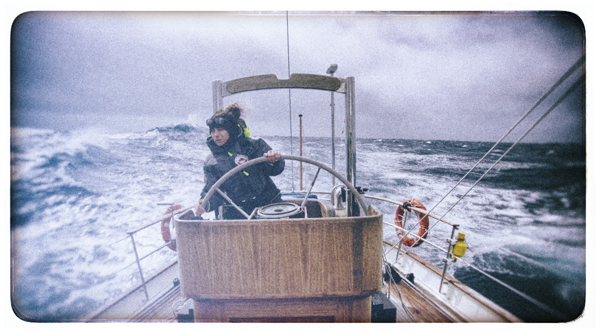 кадр из д/ф "Акварель"