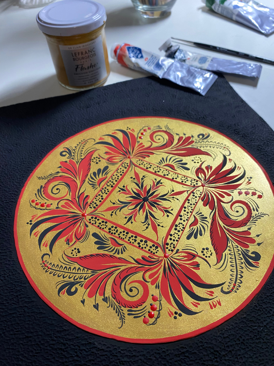 Композиция «Пряник» в стиле Хохлома, верховое письмо. Автор работы: Ирина Де Висенте