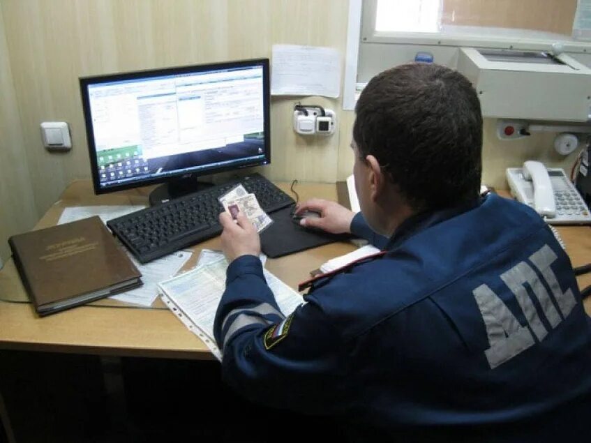 Фото заимствовано - https://xn--80apydf.xn--p1ai/news/po-forme/rabota-ogibdd-v-prazdniki/