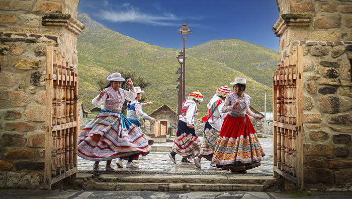 Без танцев и традиционных костюмов не обходится ни один деревенский праздник