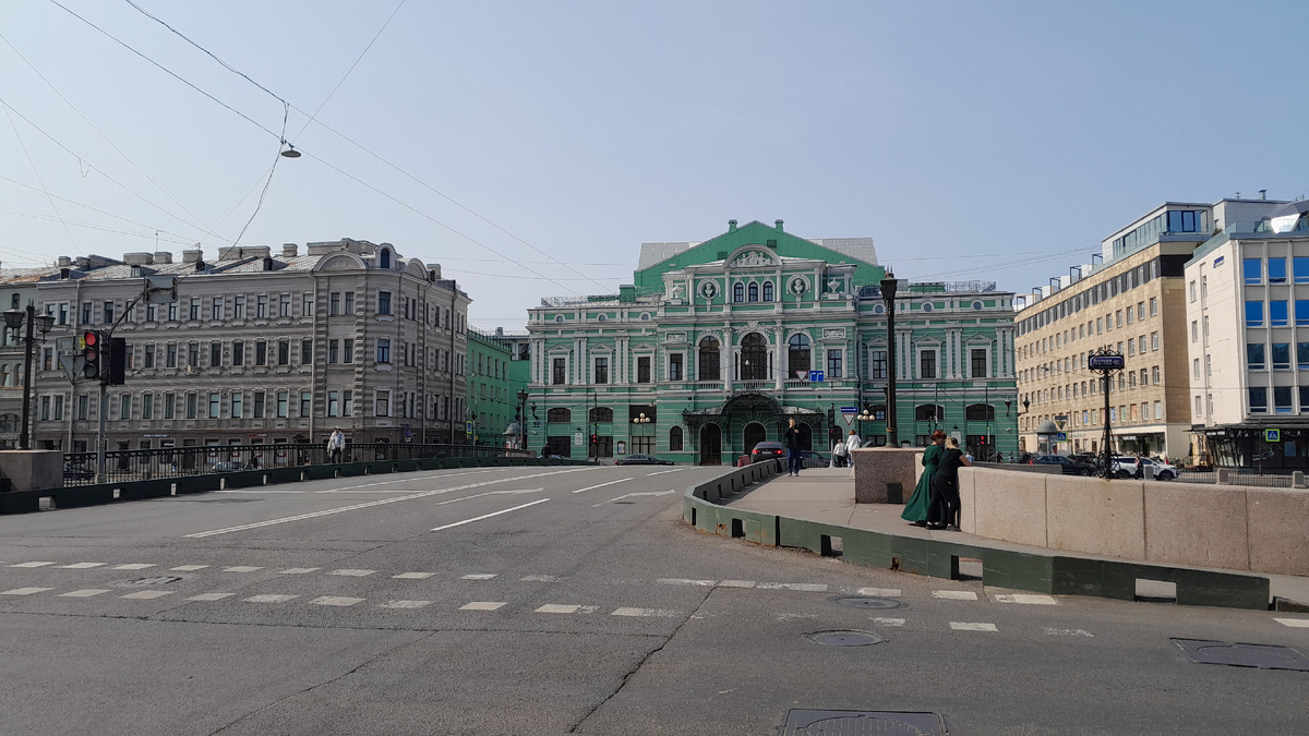 БДТ им.Товстоногова (зелёное здание)