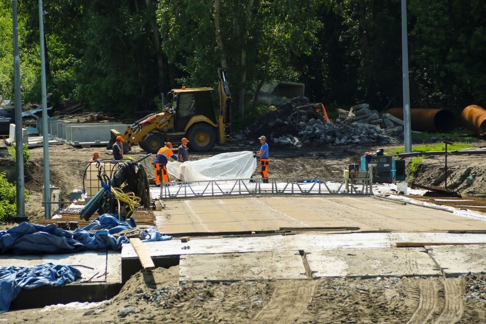    Строительство моста через Барнаулку. Июнь 2025 года. Источник: Виталий Барабаш