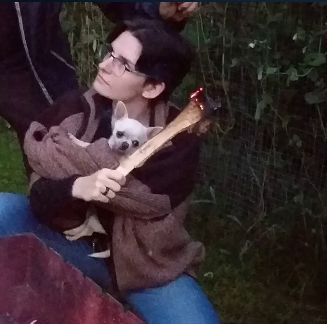 Воин с собакой-бабакой.