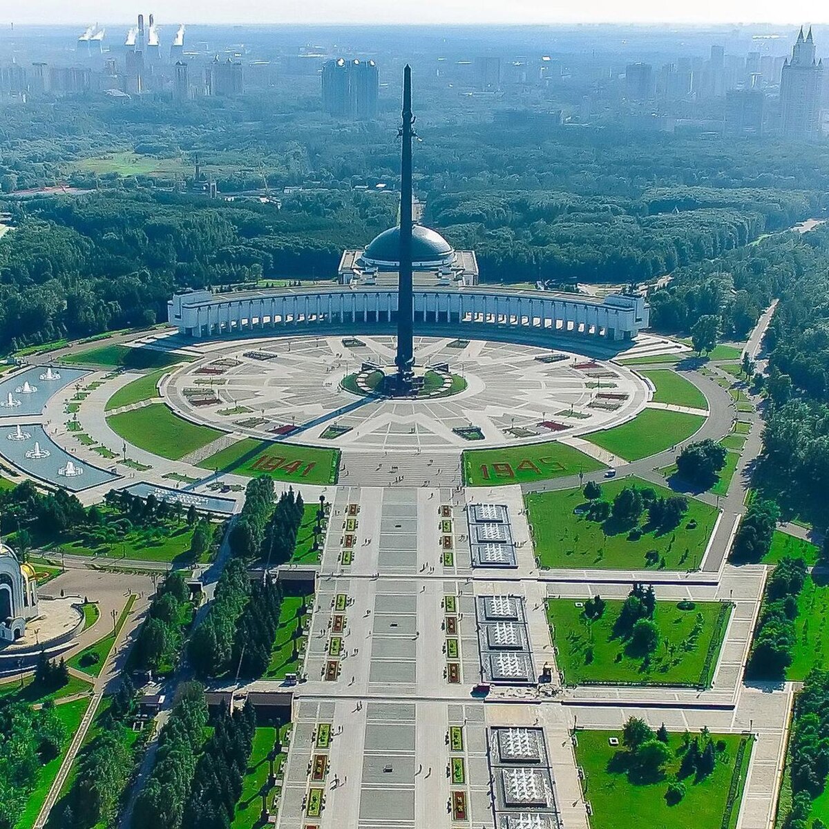 Музей Победы на Поклонной горе и Монумент Победы