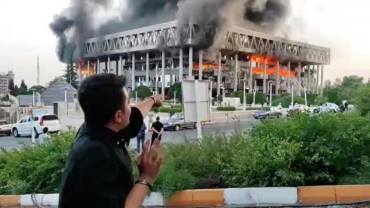 Новый виток конфликта: Израиль наносит удары по Ирану. Источник: скриншот из видео