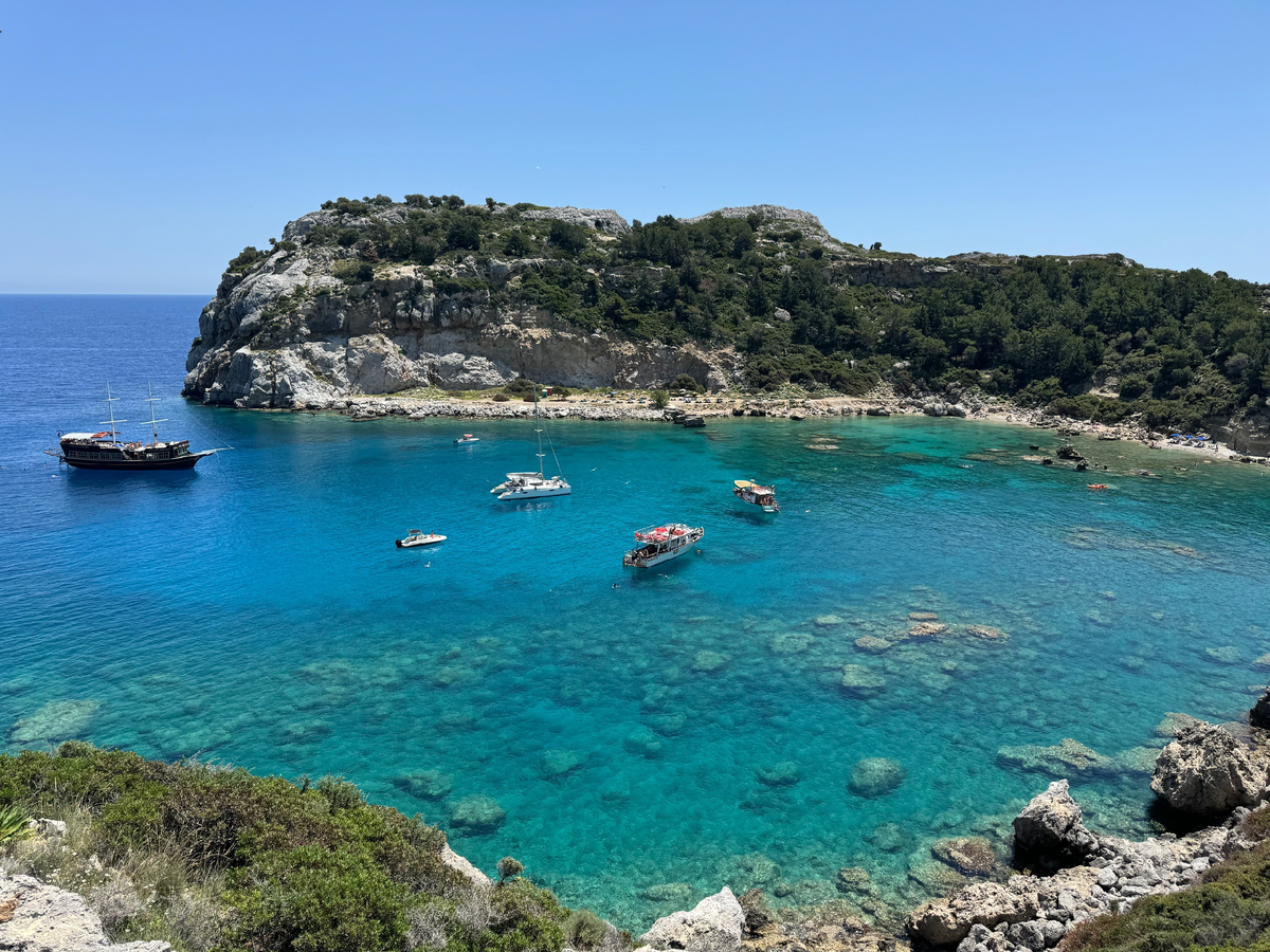 Пляж Antoni Kouin недалеко от поселка Фалираки