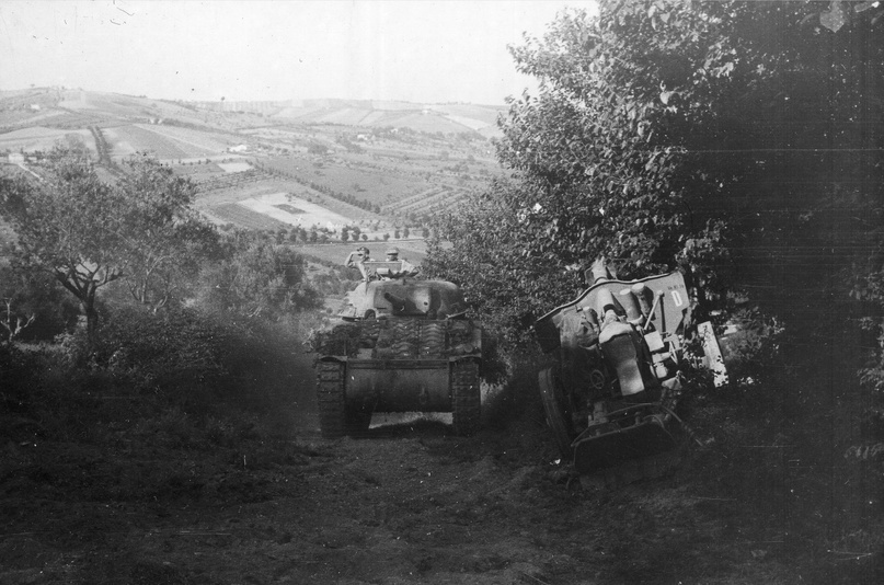 Создать карусельБрошенная немецкая техника. Битва за Анкону. 1944 год.