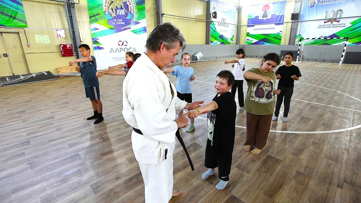    В Нефтеюганске ярмарка спорта помогла детям определиться с выбором секции