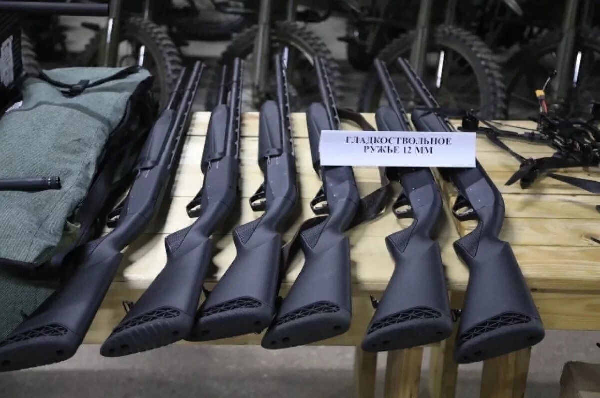    Трутнев вручил бойцам 4590 дронов и мотоциклы для фронта