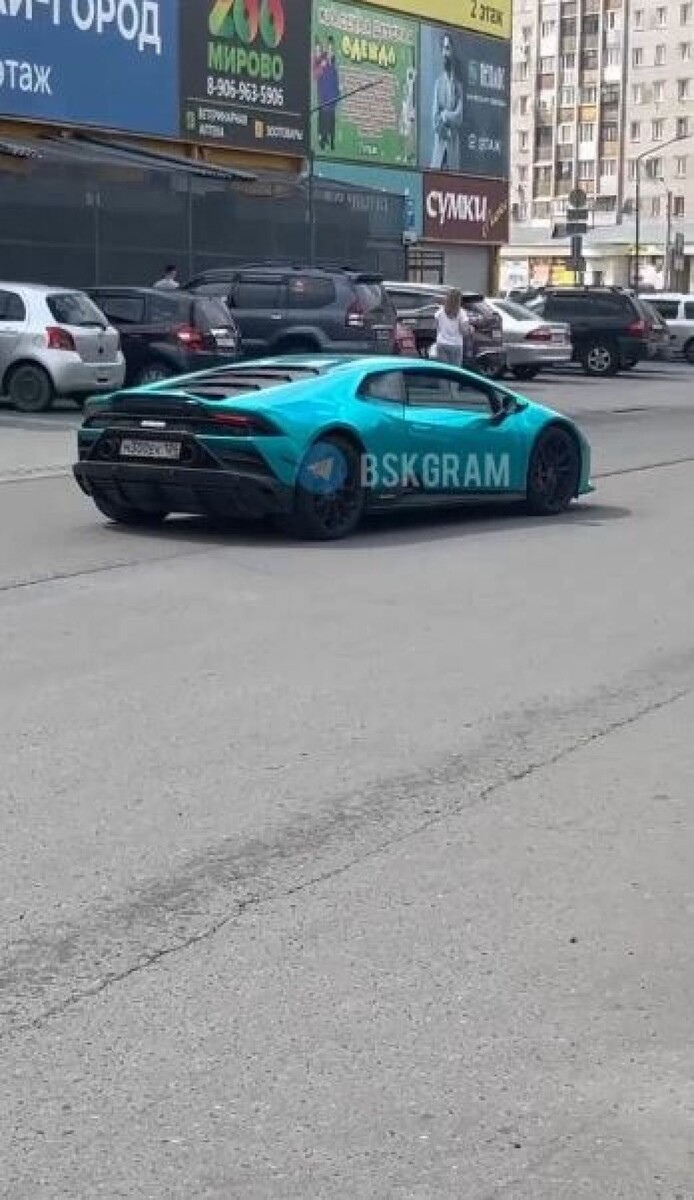    Lamborghini на дорогах Бийска. Источник: кадры из видео "Бийск22"
