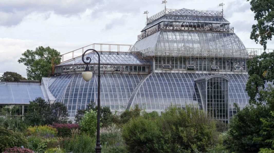 Из открытых источников. Честно говоря, забыла сфотографировать внешний вид оранжерей. 