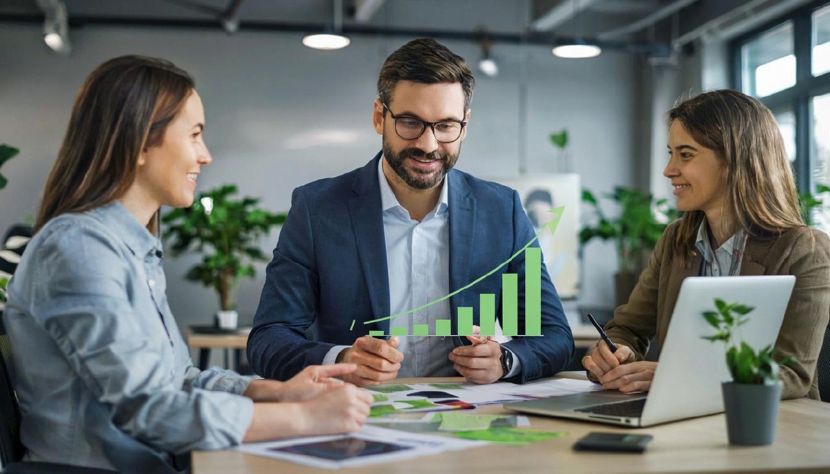 Реинвестирование прибыли: плюсы и минусы. Как ускорить рост торгового счёта (и не стать рабом калькулятора)