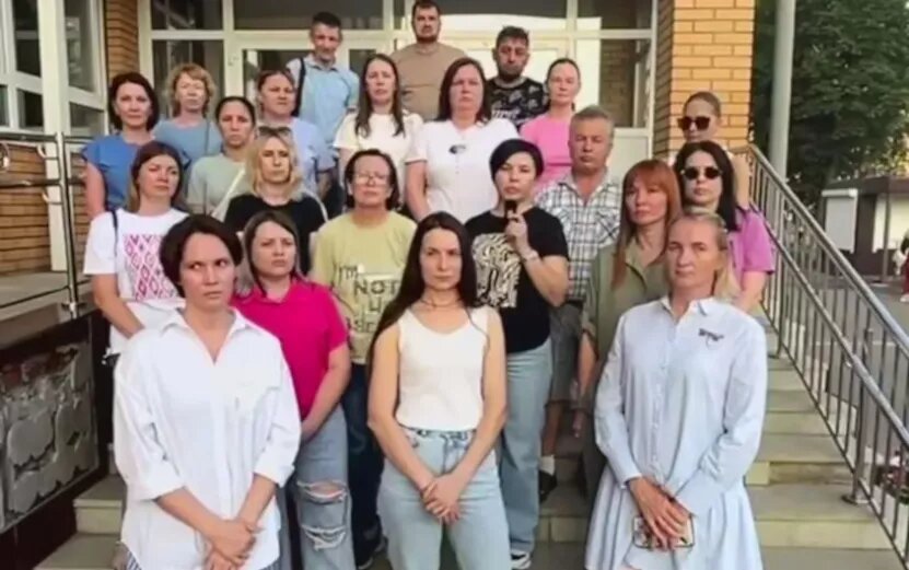    Родители учеников ижевской школы № 20 записали обращение к властям