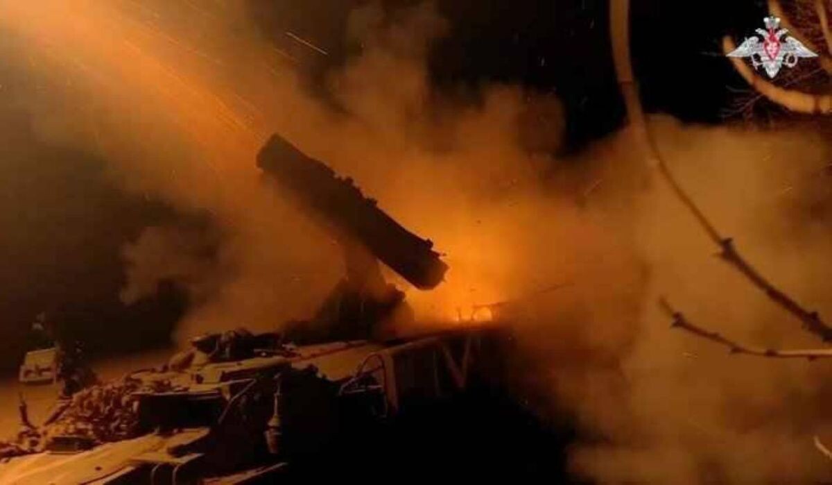     Работа ПВО. Источник: m24.ru Автор фото: Пресс-служба Минобороны РФ