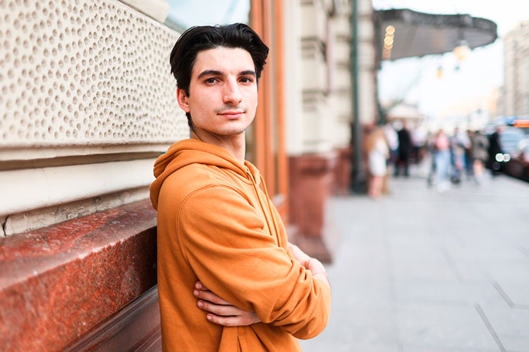    Алессандро Каггеджи: «Для меня самое важное — донести зрителю эмоции, заложенные в той или иной картине спектакля. Ну и, конечно, музыкальность».   
Фото: «БИЗНЕС Online»