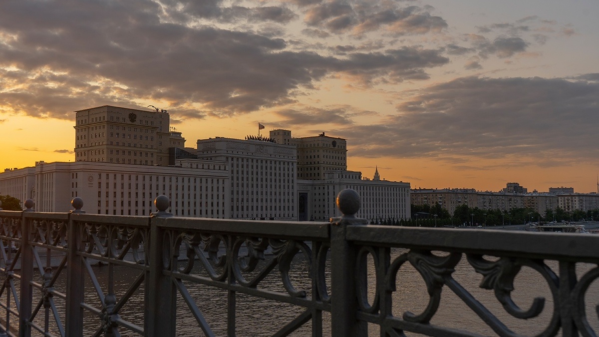 Фото: https://tvzvezda.ru/ (https://mcdn2.tvzvezda.ru/storage/news_other_images/2025/06/12/c11146a6a886478aba330e9195430077.jpg)