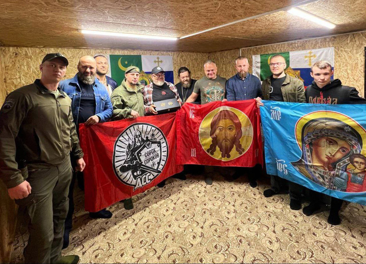 Совместная фотография "Сорок сороков" и Апти Алаудинова.