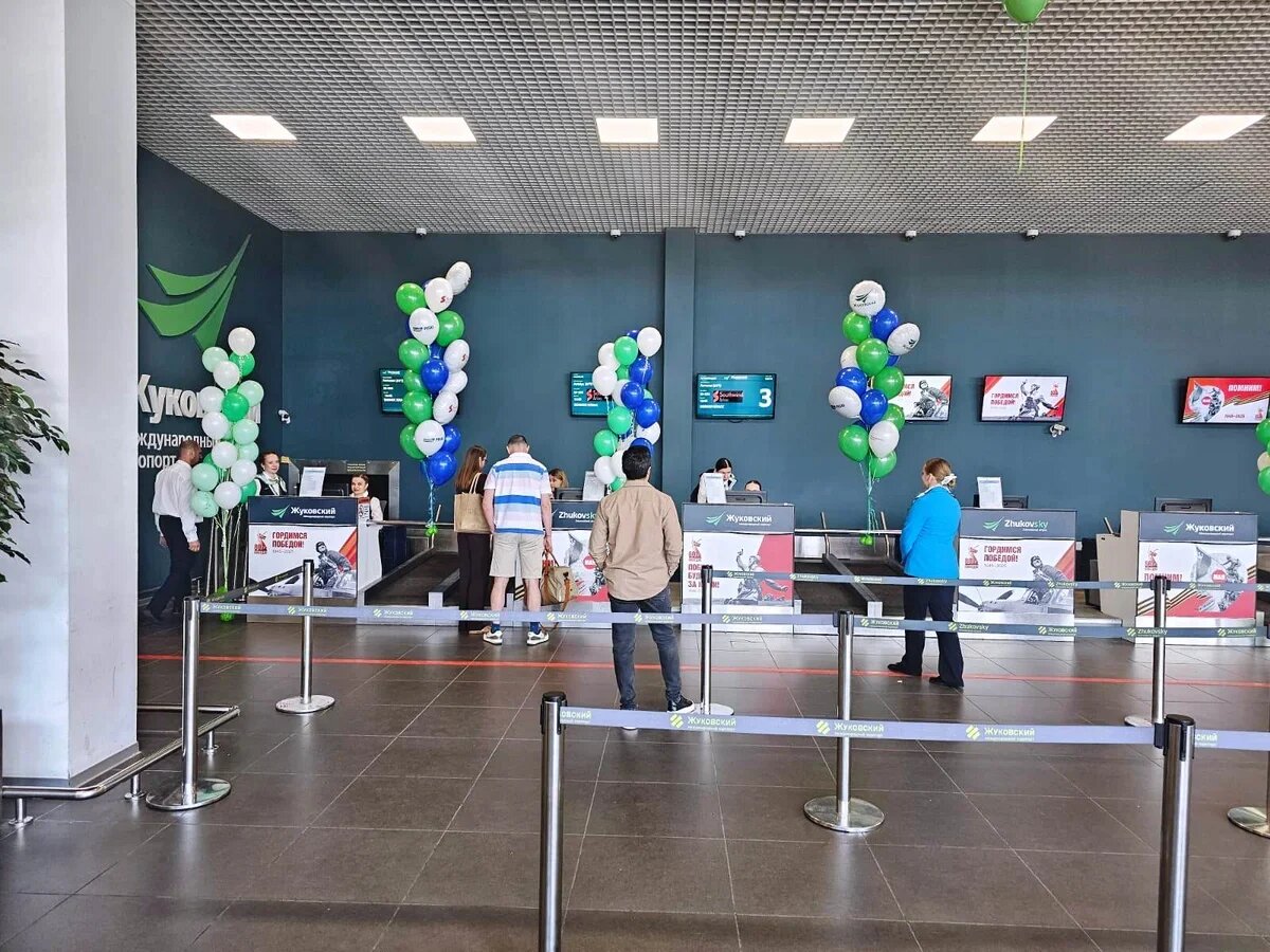    Стойки регистрации для первого вылета туристов PEGAS Touristik в Анталью. Фото: аэропорт Жуковский