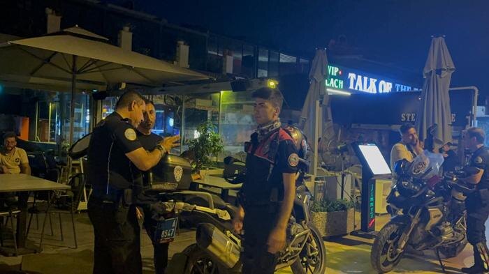 В Мармарисе проверили 228 заведений, часть из них закрыли. Источник фото: https://img3.aksam.com.tr/imgsdisk/2025/06/17/balksz1-17062025afea4a89.jpg.