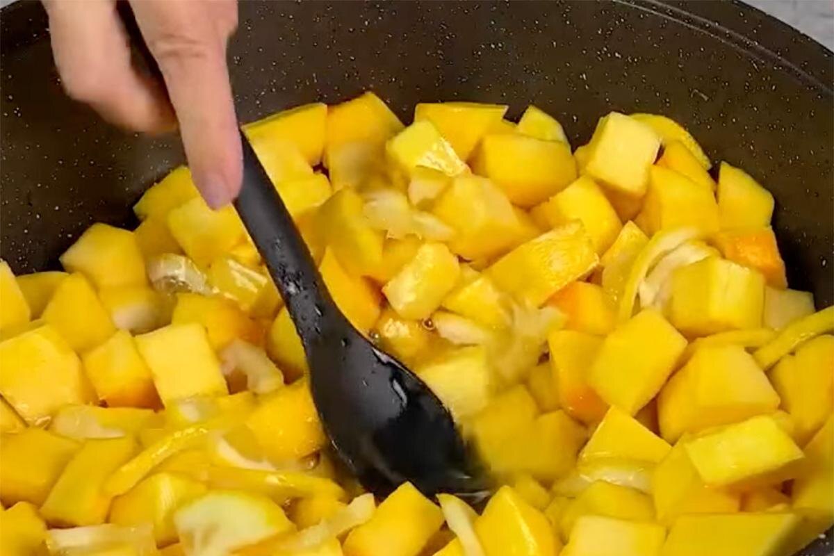 Простые рецепты в домашних условиях / VK📷Добавьте мед и проварите все вместе около 5 мин. на среднем огне