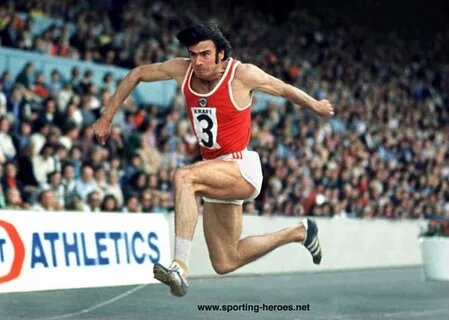 Санеев,разбег.  Фото из яндекс картинки.